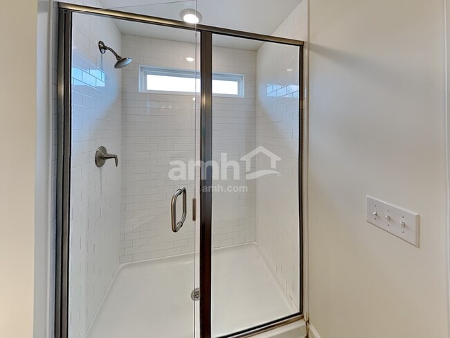 Building Photo - 5079 Trailwater Dr