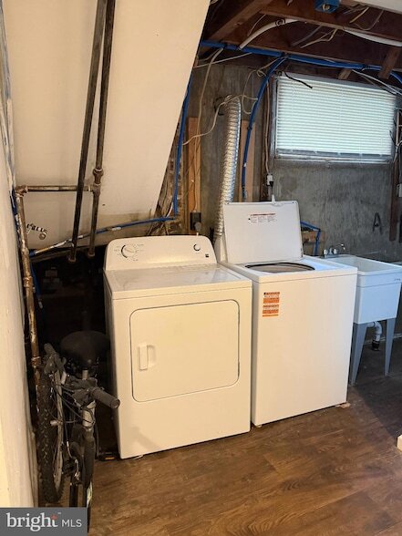 Building Photo - 720 Pine St