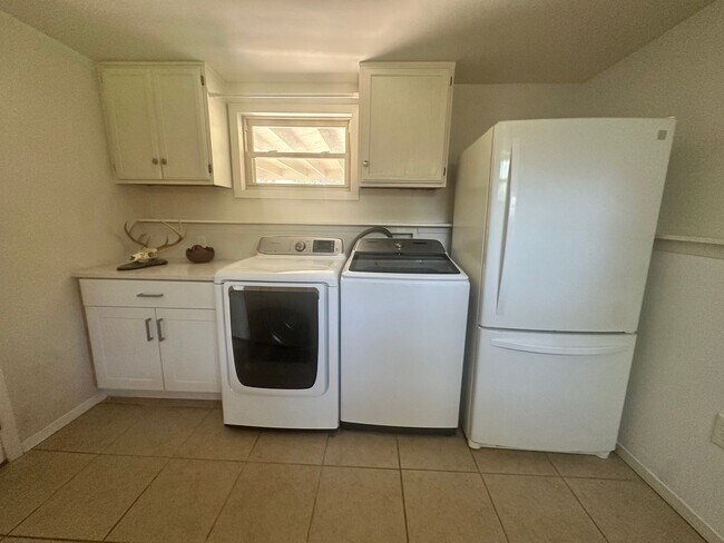 Building Photo - Fully remodeled home for rent