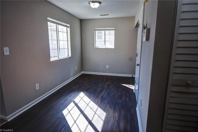Building Photo - 1714 Hertford St