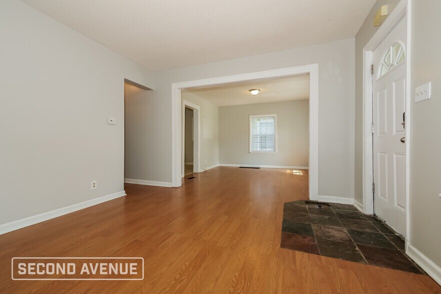Building Photo - 2314 Van Brunt Blvd