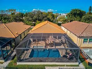 Building Photo - 714 16th Ave E