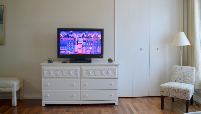 Bedroom 2 HDTV - 813 15th St