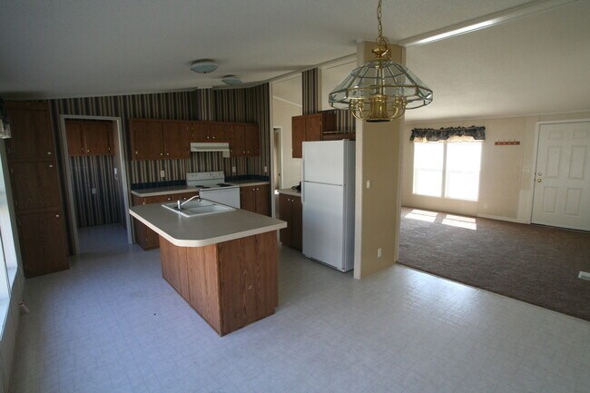 Building Photo - 2747 Olivine St