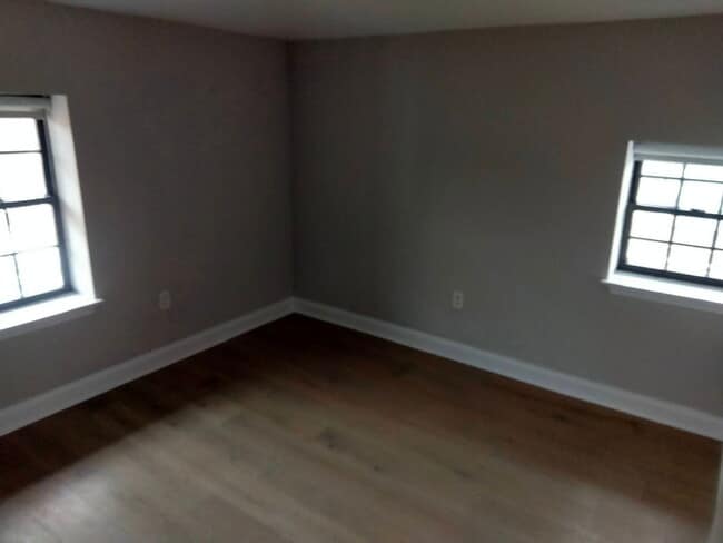 Building Photo - 38 Imlay St