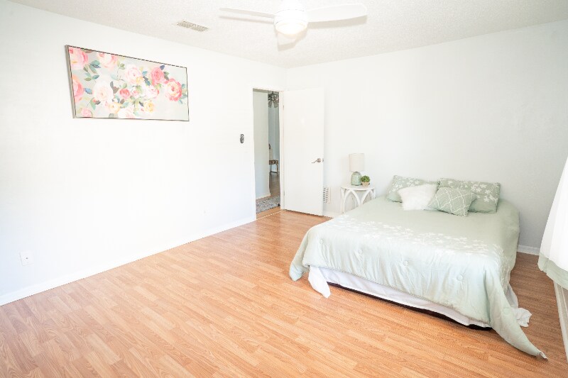 Building Photo - 6152 Sequoia Dr