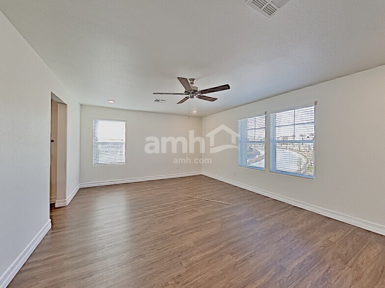 Building Photo - 4702 Tree Swing St