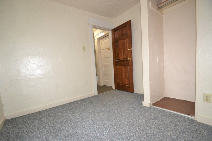 Building Photo - 406 Kling St