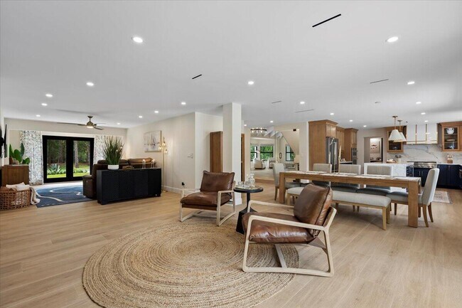 Building Photo - 13849 Deer Creek Dr