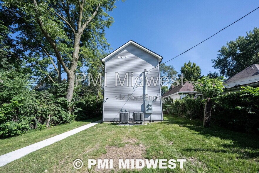Building Photo - 1523 E Market St
