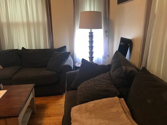 Building Photo - 31 Church St