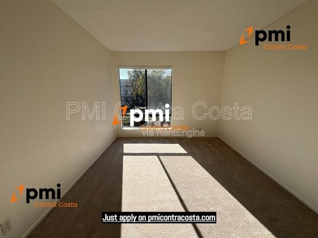 Building Photo - 460 N Civic Dr