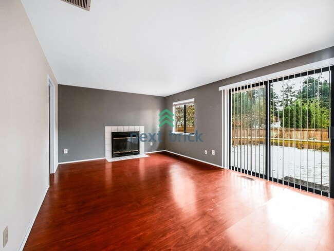 Building Photo - Charming Family Home in a Tranquil Cul-de-Sac