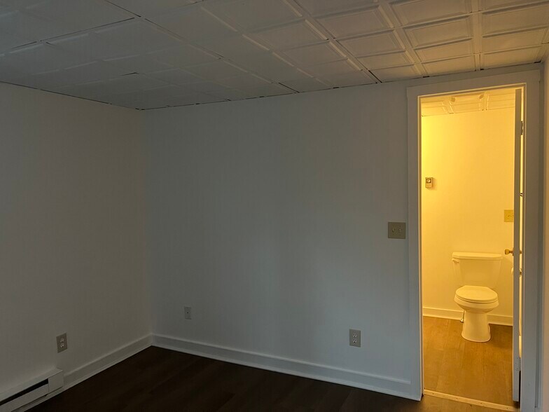 Bedroom - 18 First St