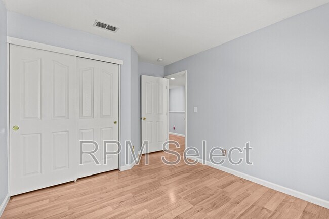 Building Photo - 5183 Bissett Way