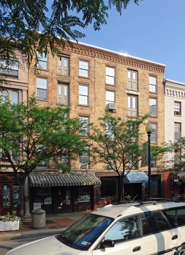 Building Photo - The Hudson