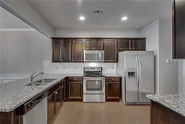 Building Photo - 1024 Haley Wds Ln