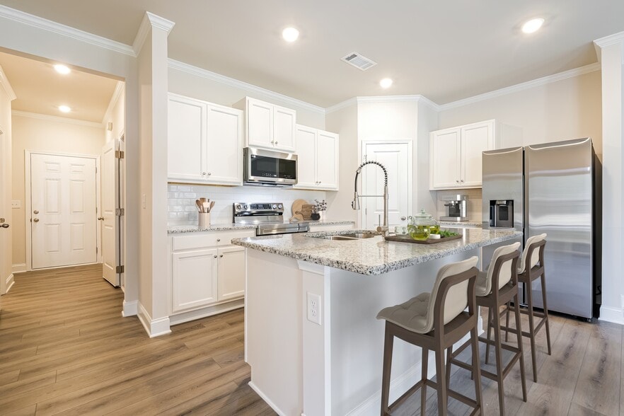 Building Photo - 130 Pyrus Ln