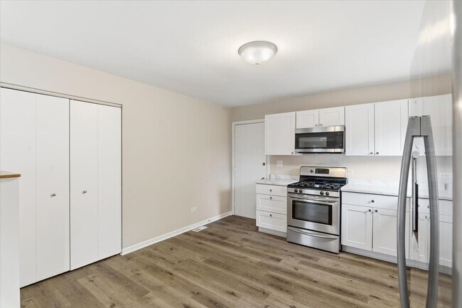 Building Photo - 37446 E Park Ln