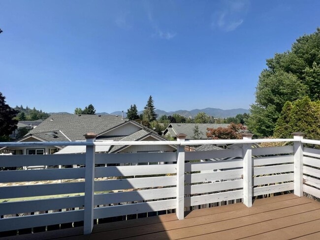 Building Photo - 1062 Thelma Way