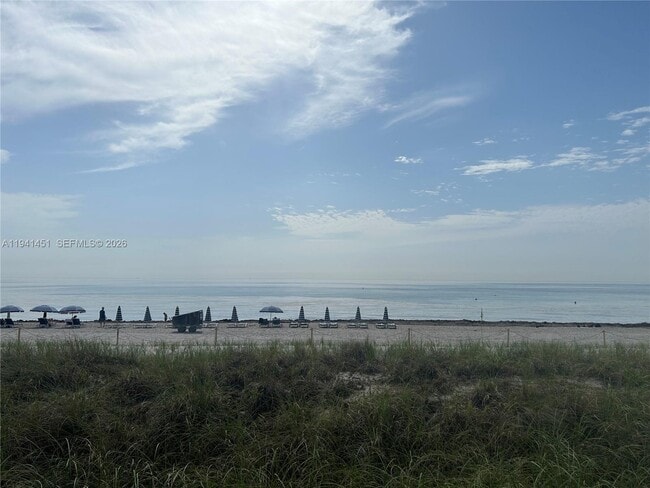 Building Photo - 4001 S Ocean Dr