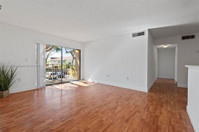 Primary Photo - 15600 SW 80th St