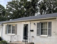 Building Photo - 1700 Roslyn Dr