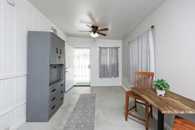 Building Photo - 500 Rancheros Dr