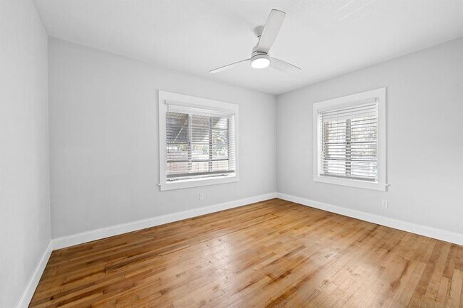Building Photo - 411 SW 18th St