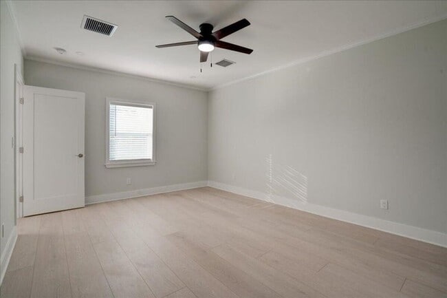 Building Photo - 320 NW 6th Ave