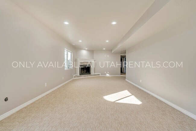 Building Photo - 1419 Stayner Dr