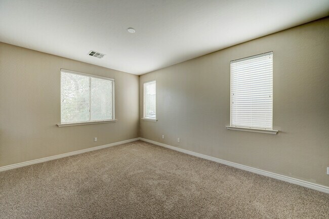 Building Photo - 8503 W Coyote Dr