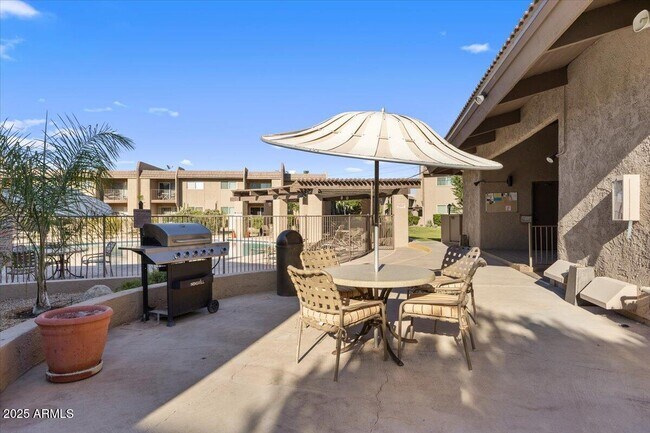 Building Photo - 7430 E Chaparral Rd