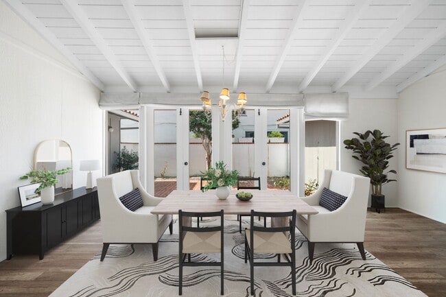 Building Photo - Lido Island Living at Its Best