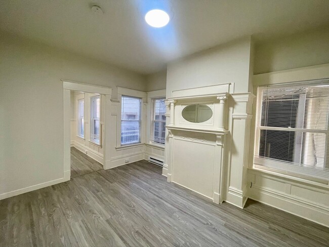 Building Photo - Ground floor Nob Hill 3BR + Office | Avail...