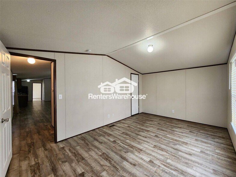 Building Photo - 8021 Parker Elaine Dr