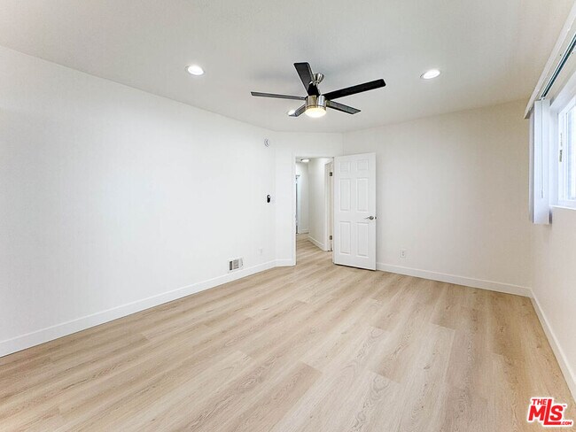 Building Photo - 2607 Abbot Kinney Blvd