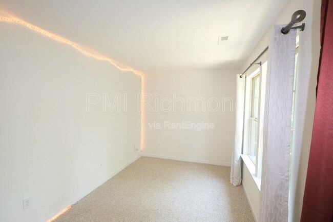 Building Photo - 14106 Shallow Creek Ln
