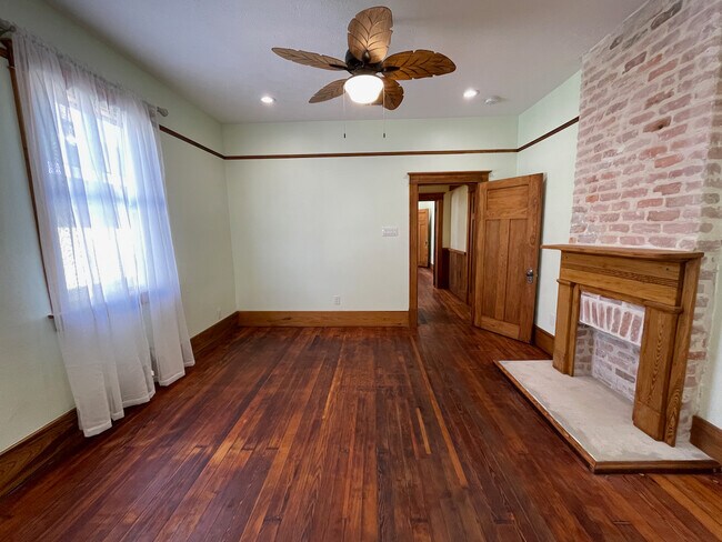 Building Photo - 2221 Saint Bernard Ave