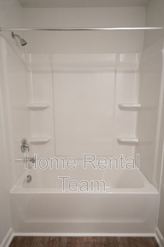 Building Photo - 133 Painted Lady Lp