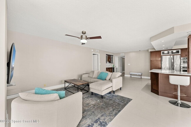 Building Photo - 877 N Hwy A1A