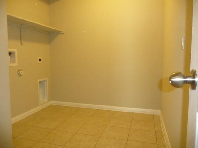 Building Photo - 18409 Bandelier Dr