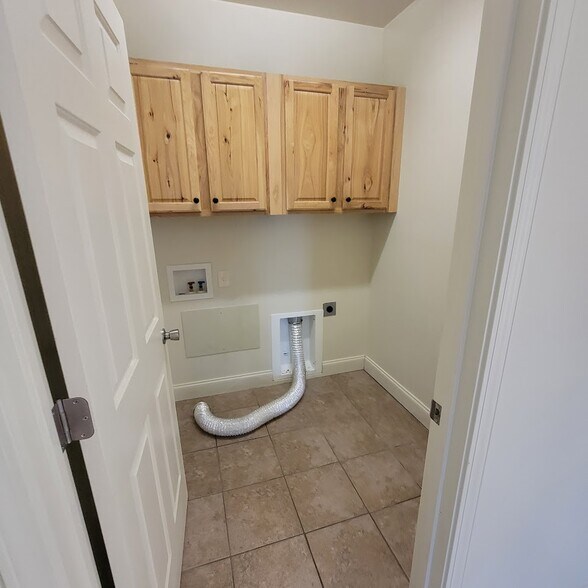 Building Photo - 202 Cathey Rd