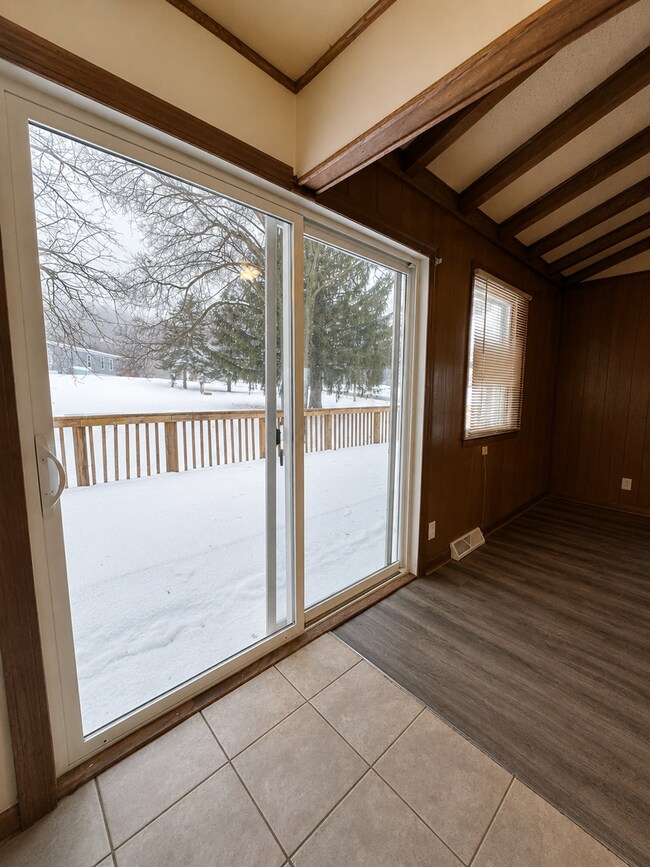 Building Photo - Charming 2 Bed / 2 Bath Home in Baraboo, WI