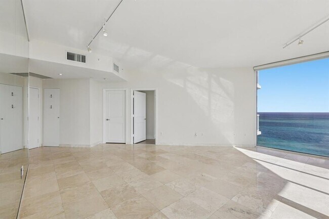 Building Photo - 7330 Ocean Terrace