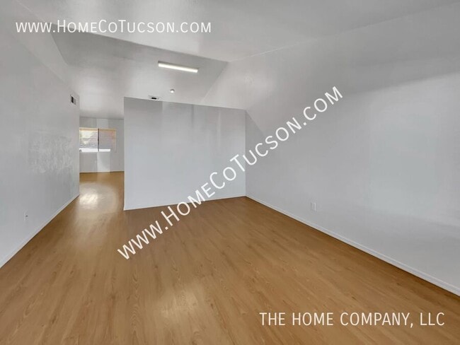 Building Photo - 3873 S Havenhurst Dr