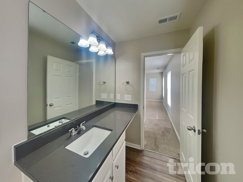 Building Photo - 238 Waterlemon Way