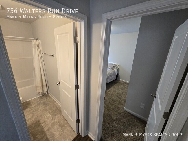 Building Photo - 756 Walters Run Dr