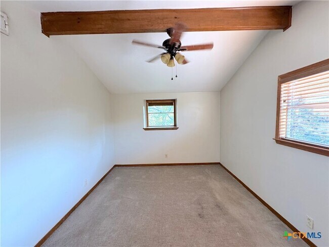 Building Photo - 850 Riviera Dr