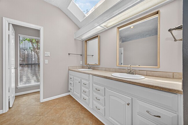 Building Photo - 14115 Withersdale Dr